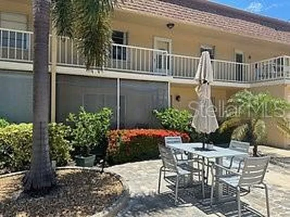 210 Park Blvd N APT 228, Venice, FL 34285