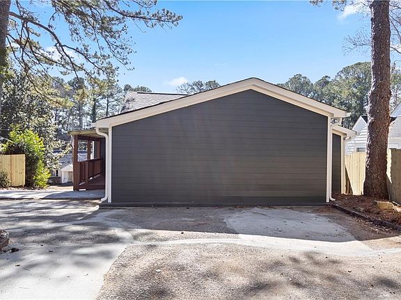 3rd image of 1673 Altadena Pl SW