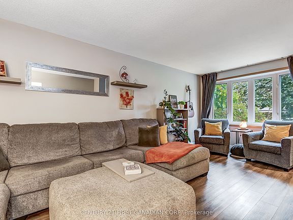 4th image of 94 Nicholas Cres