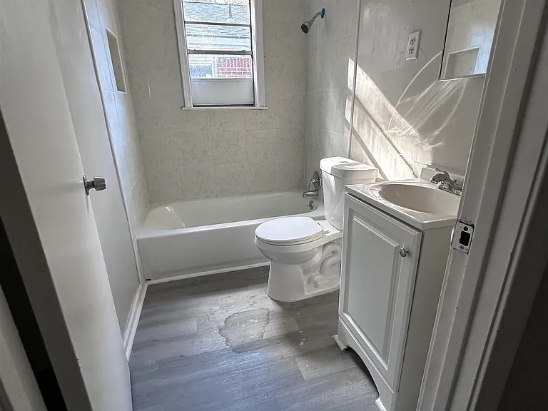 2295 Dexter Ave — Photo 6