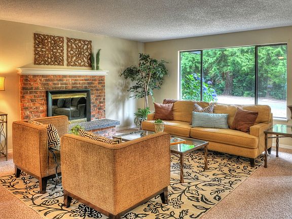5th image of 3840 Christine Ln NW
