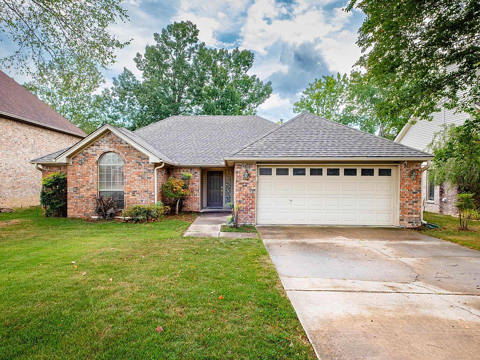1st image of 210 Chantilly Cir