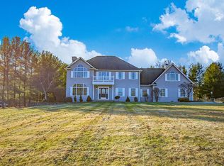 43 Woodbridge Dr, Suffield, CT 06078