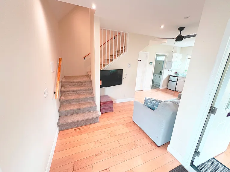 934 Bagdad Rd #LOFT1 — Photo 10