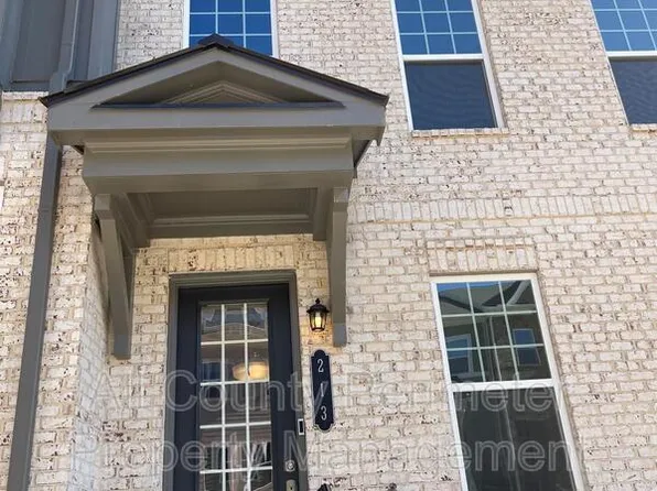 213 Spike Trl, Smyrna, GA 30080