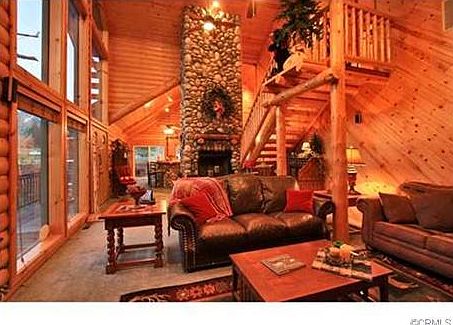 2nd image of 896 Clubview St