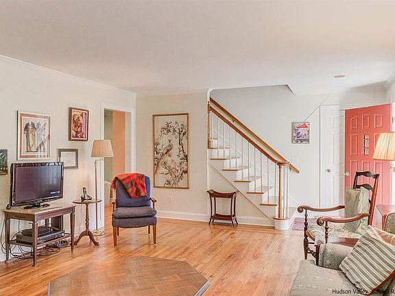 5th image of 168 Huguenot St