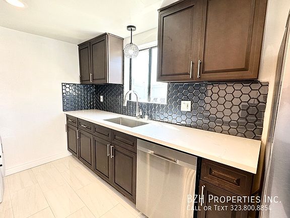5th image of 805 N Alfred St #5