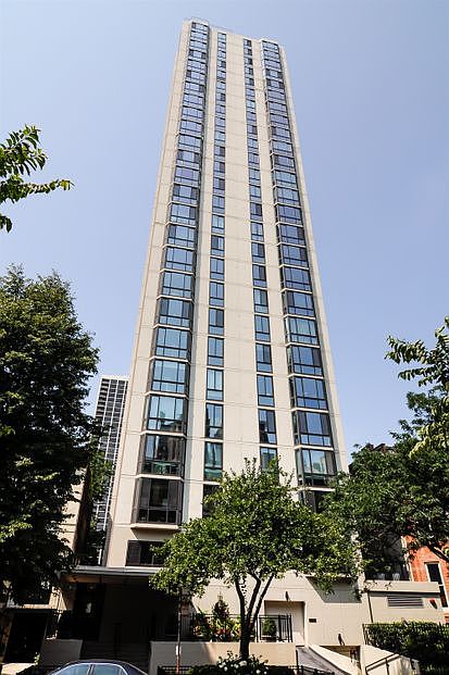 1st image of 1530 N Dearborn Pkwy #22NT