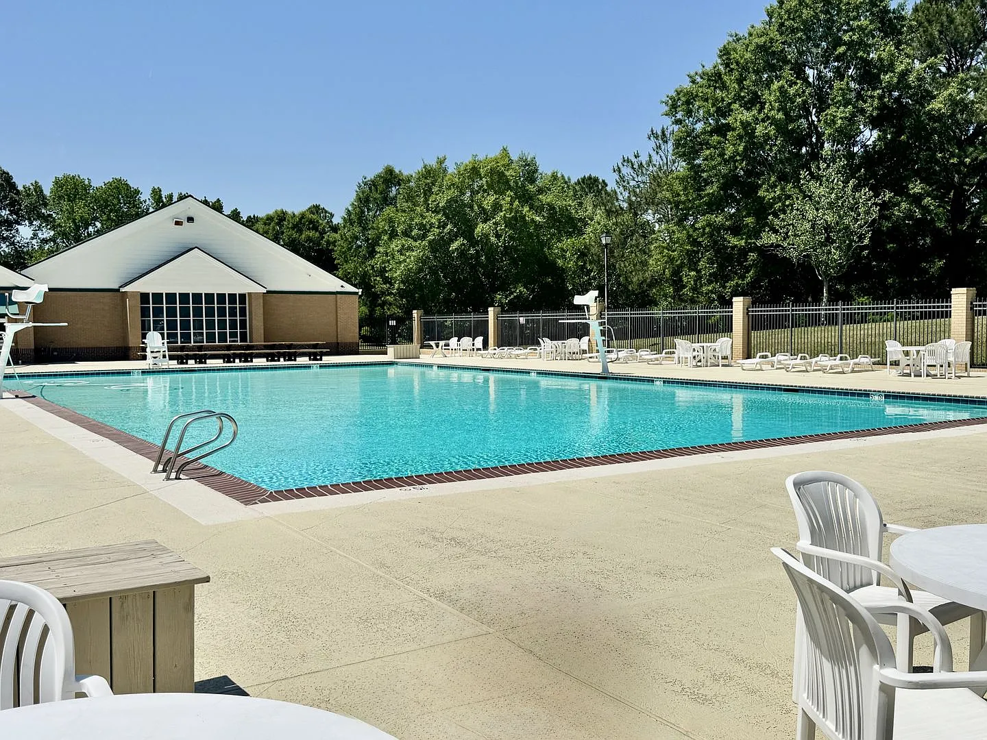 READY 09-17-26 3-Bedroom Home in Glenwood! Attached Garage - Community Pool - Fenced Backyard! — Photo 3