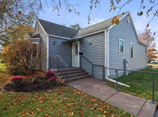 2218 Parmenter St, Middleton, WI 53562