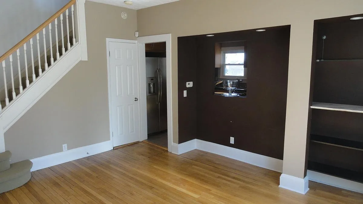 2423 Woodmere Drive — Photo 3