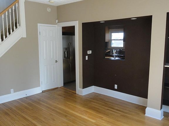 3rd image of 2423 Woodmere Dr