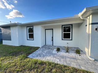 2718 Helen Pl, Lehigh Acres, FL 33971
