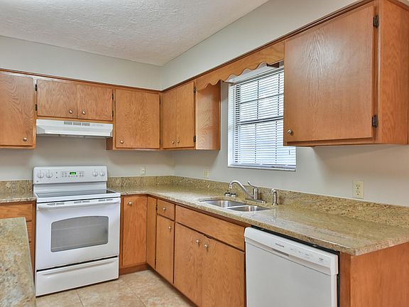 5th image of 6000 SE 127th Pl