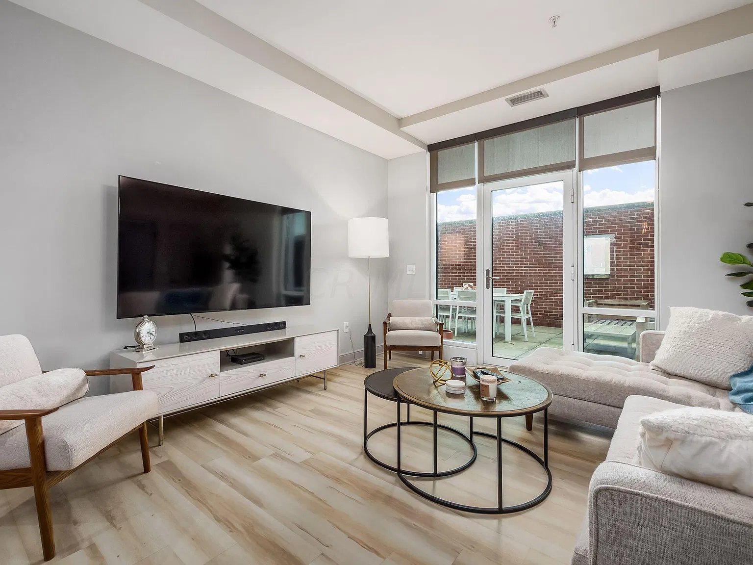 2 bed, 2.0 bath, 1290 sqft, $2,400 — Photo 3