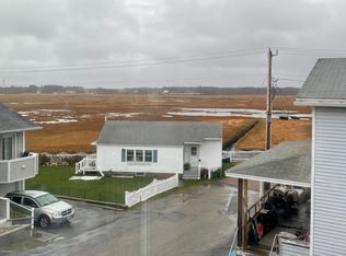 19 Cutler Ave, Hampton, NH 03842