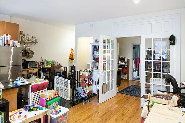 Rented by Pearl Estates | media 31