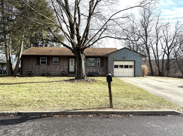 29 Brookside Ave E, Apalachin, NY 13732