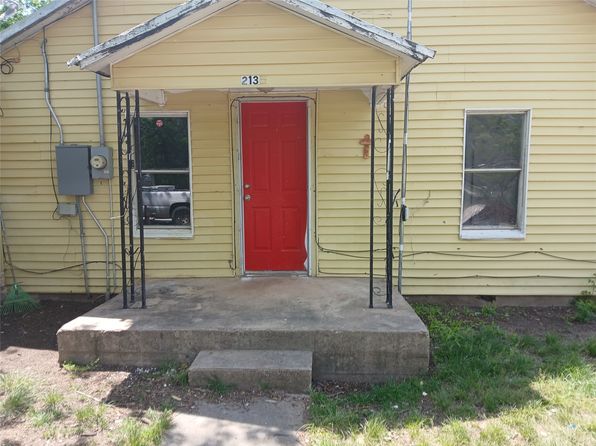 213 W 14th St, Coleman, TX 76834