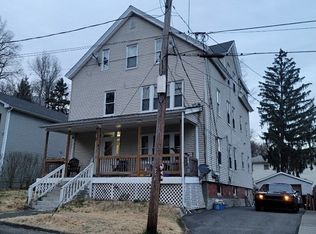 4 Columbia St, Holyoke, MA 01040