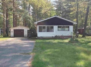 304 Fairbanks Dr, Houghton Lake, MI 48629