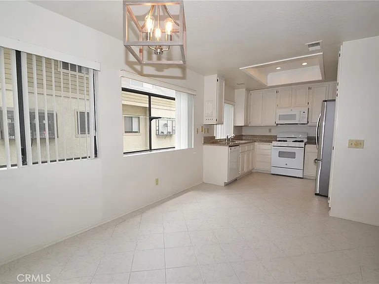 2595 Plaza Del Amo #413 — Photo 7