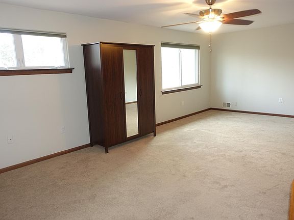 Master BR (2nd Floor)