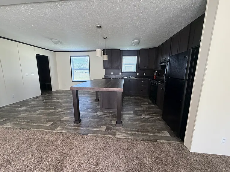 109 E Suffolk Ct — Photo 3