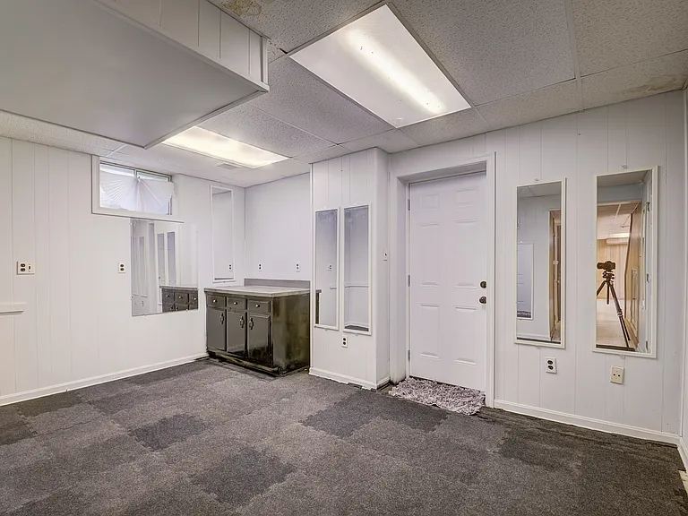 13907 Concord Ave — Photo 45