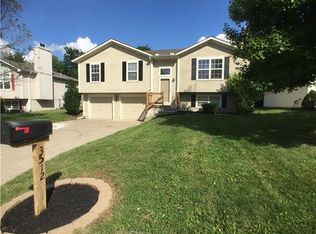 3512 SE Adams Dr, Blue Springs, MO 64014