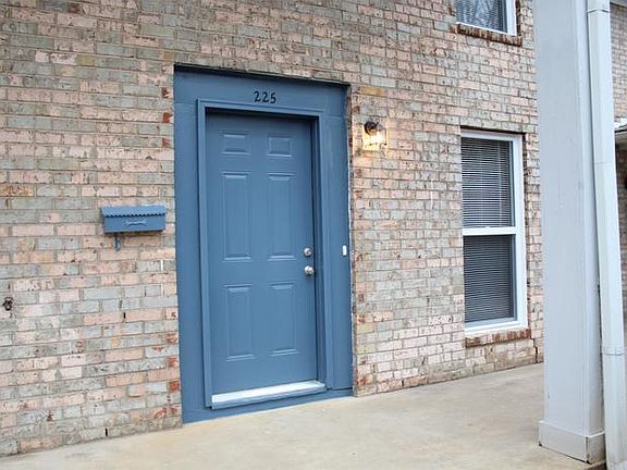 2nd image of 225 Taliwa Garden Dr