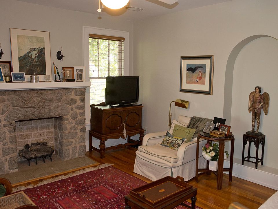 1st image of 615 N Pine St APT 1