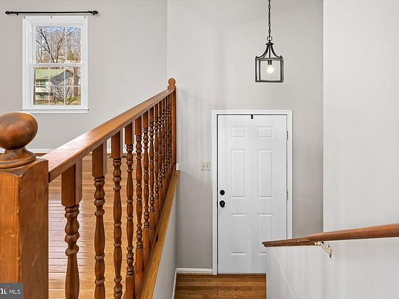 5th image of 6012 Collier Dr
