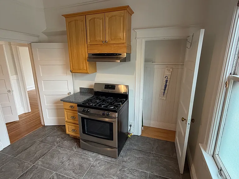 606 Balboa St #4 — Photo 11