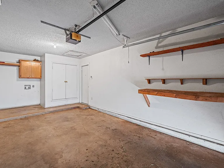2107 La Salle Ave — Photo 15