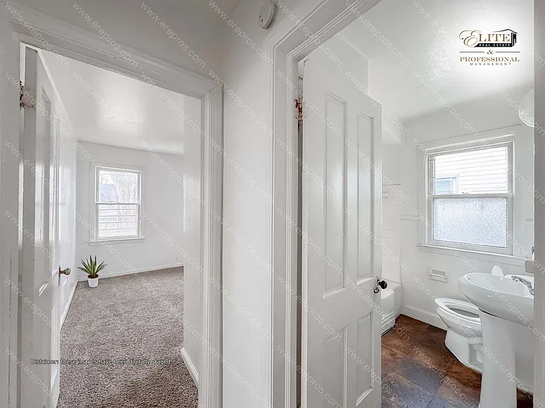18759 Grandville Ave — Photo 10