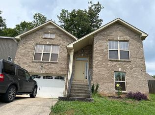 639 Hidden Valley Dr, Clarksville, TN