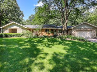 12525 S Pawnee Rd, Palos Park, IL 60464