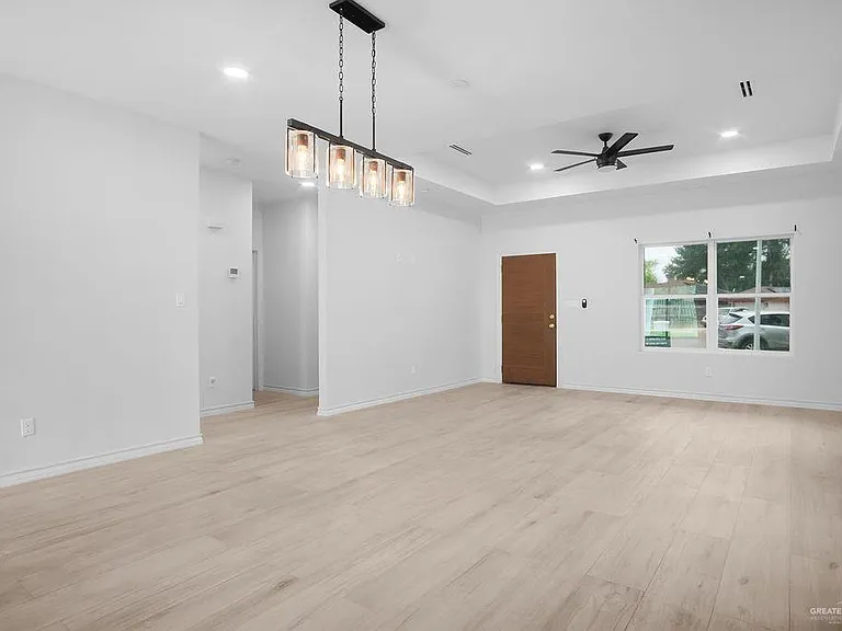 2809 Los Pinos Ln — Photo 8