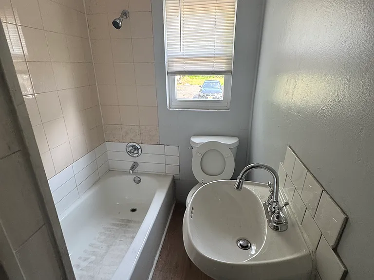 1742 S 2nd St #1 — Photo 2