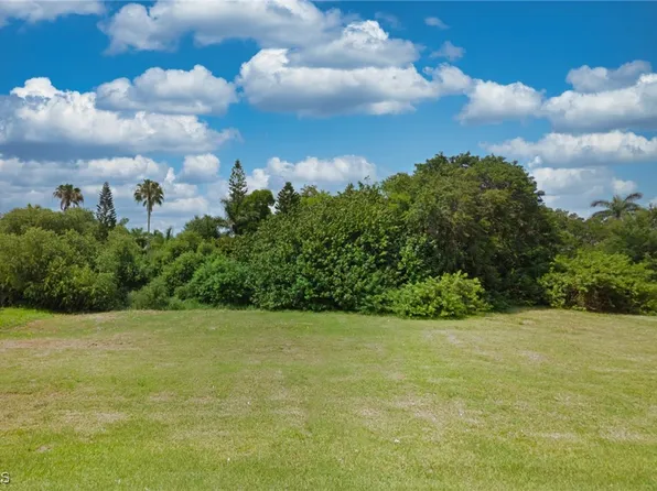 58 Cabana Ave, North Fort Myers, FL 33903