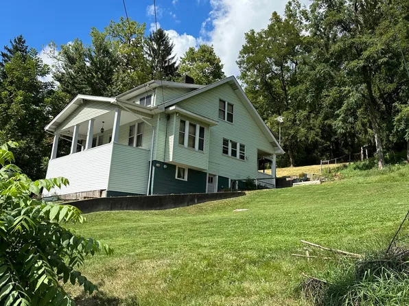 (undisclosed Address), Wheeling, WV 26003