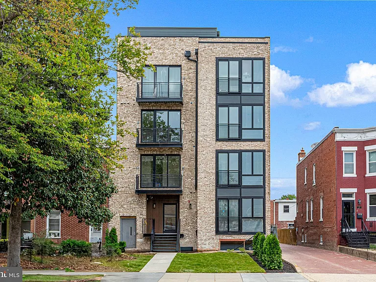 1516 E Capitol St NE #10 — Photo 30