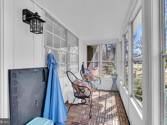 4th image of 62 Buckingham Dr #F