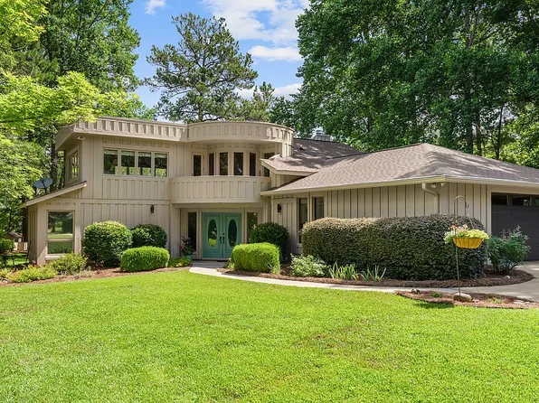 156 Woodridge Rd, Greenwood, SC 29646