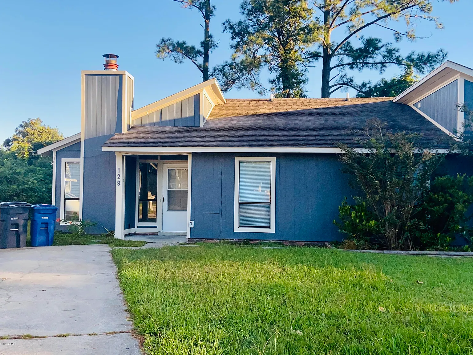 2 bed, 1.0 bath, $1,150 — Photo 2