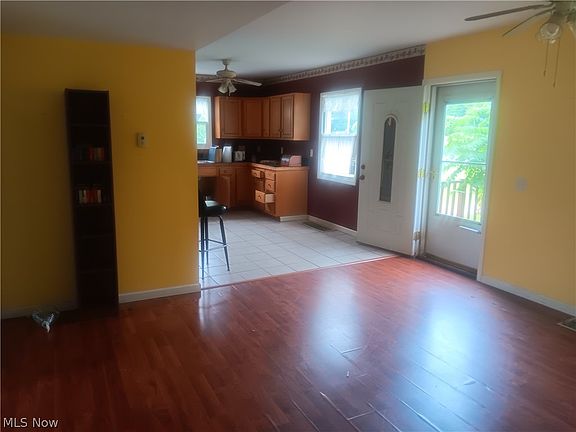 4th image of 2905 E Center St