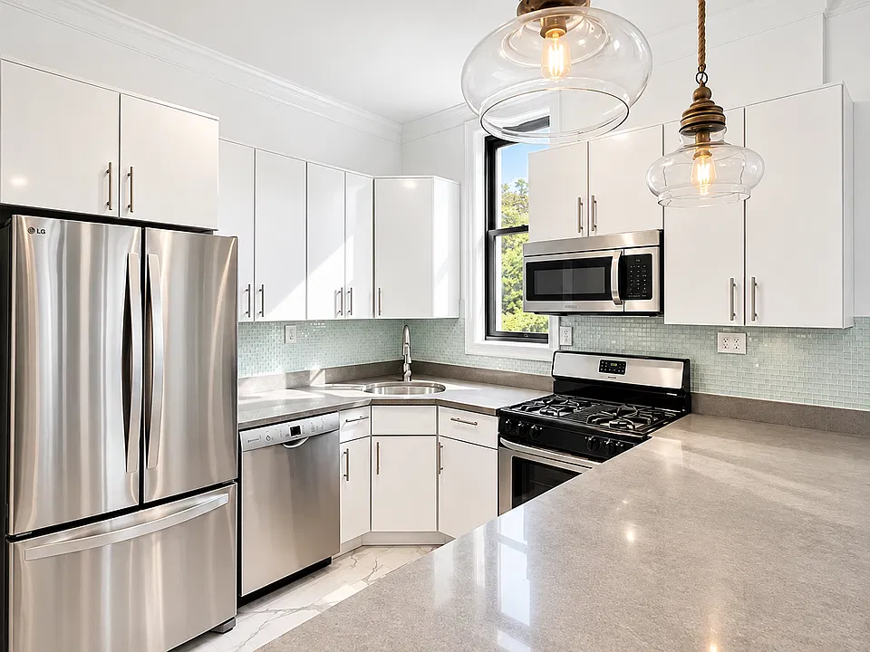 274 Bleecker St #1A