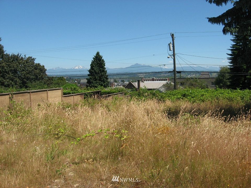 1st image of 3313 Oakes Avenue